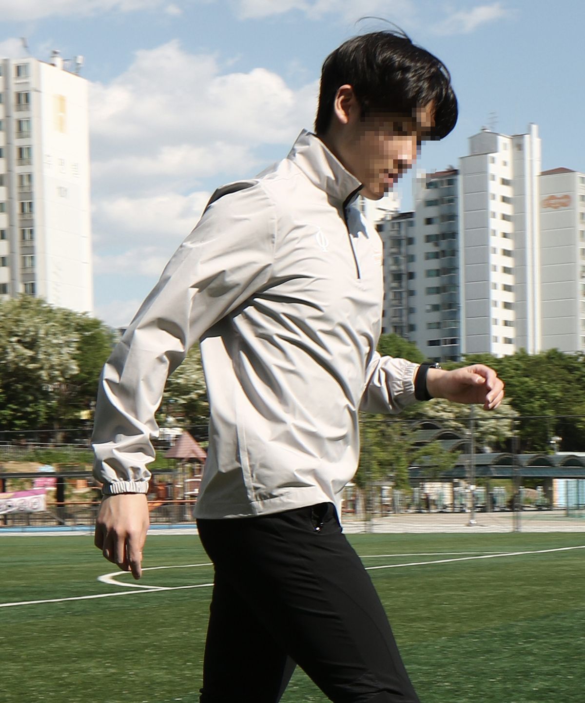 낫위드스탠딩(NOTWITHSTANDING) 지쿠  트레이닝탑  바람막이 하프집업 땀복