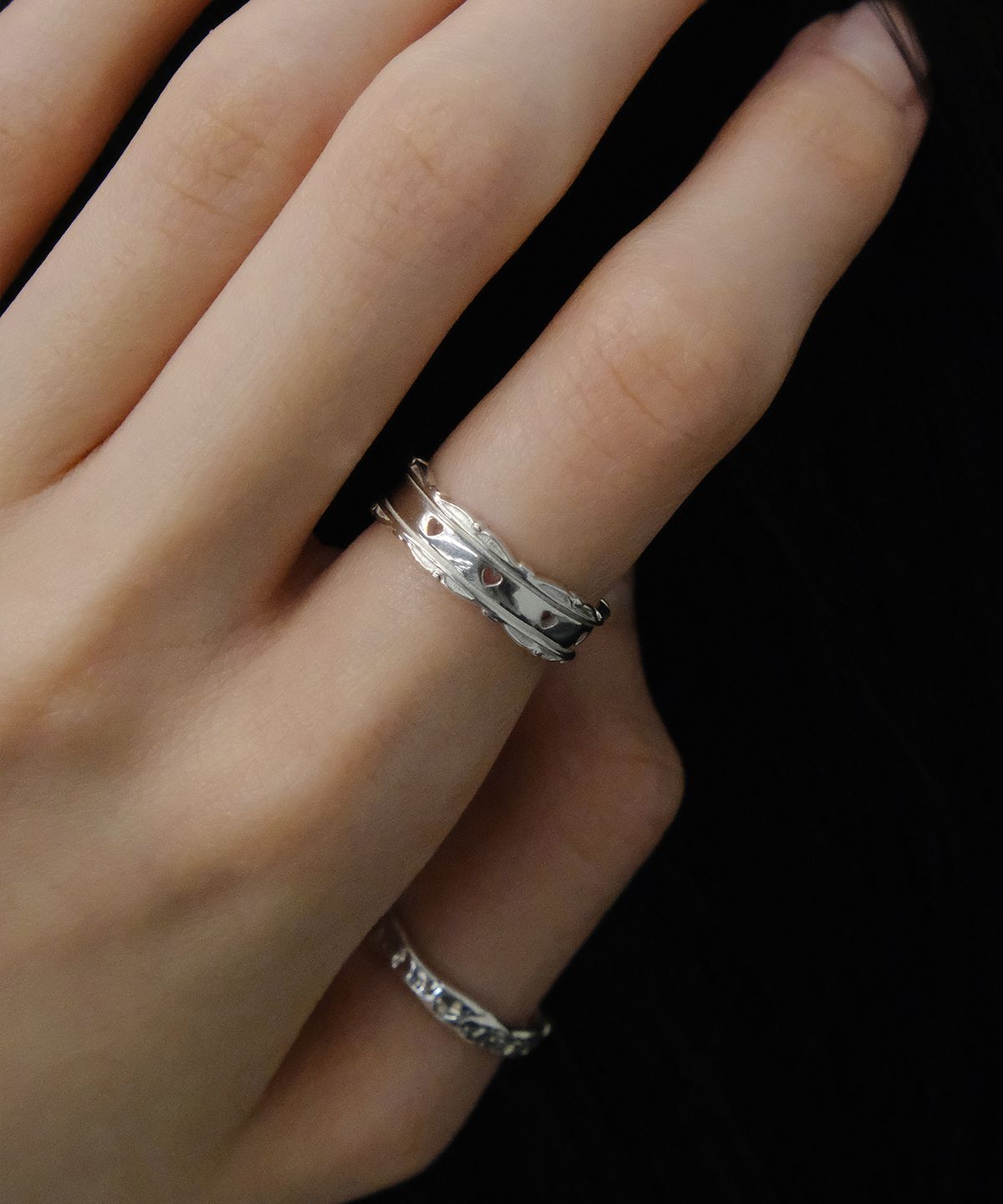 포에트리하우스(POETRYHAUS) LACE HEART PUNCHING RING