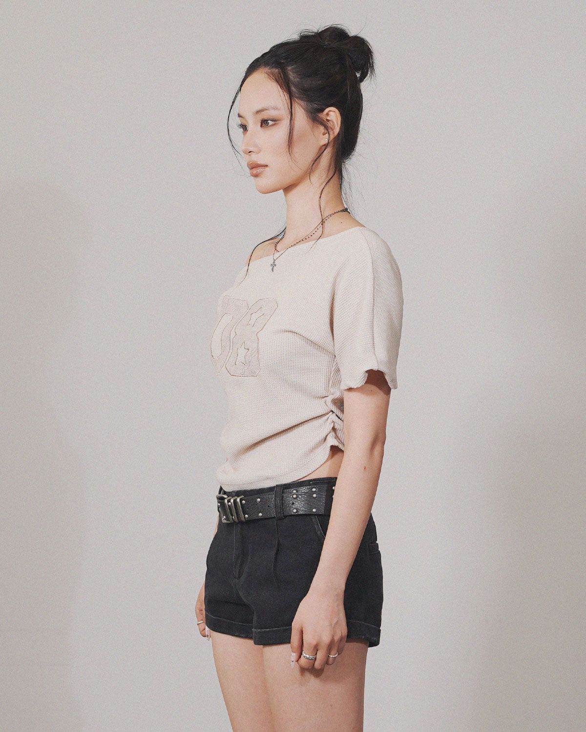 여린(YEORIN) 08 Twist T-Shirts (Beige)