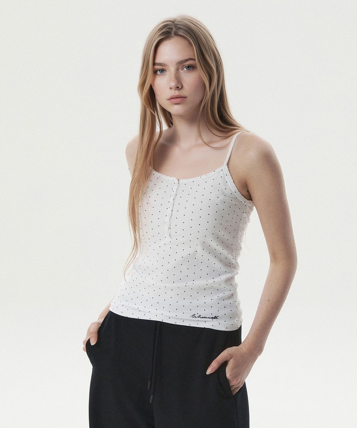 후아유(WHO.A.U) Dot Pattern Henley Sleeveless / WHRNG3791F