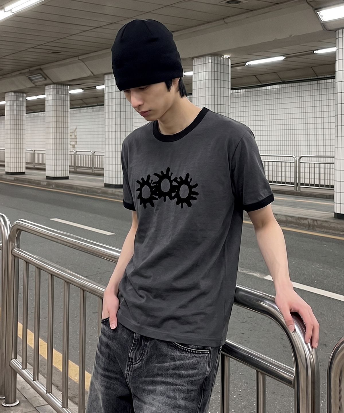 언더오프(UNDEROFF) 에센셜 스탠다드 반팔 링거 티셔츠 3GEAR 차콜