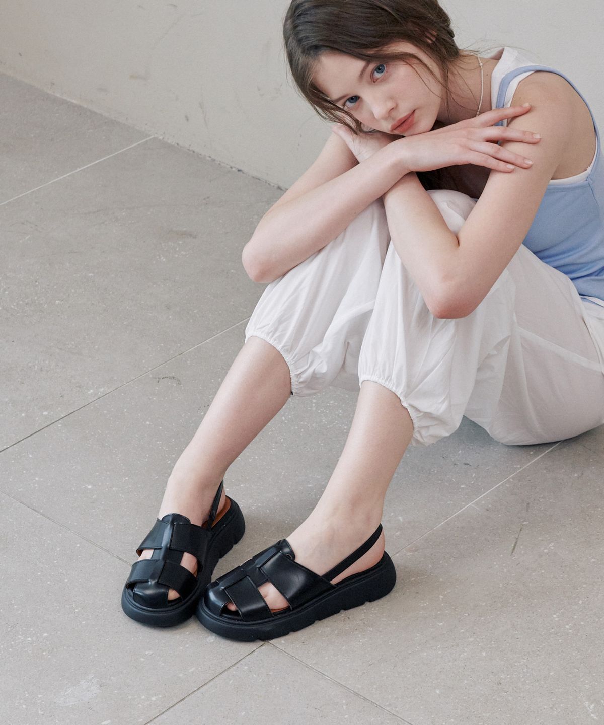 프리플라(FRI FLA) ljh7140 Wide Strap Platform Sandals - 2 Colors
