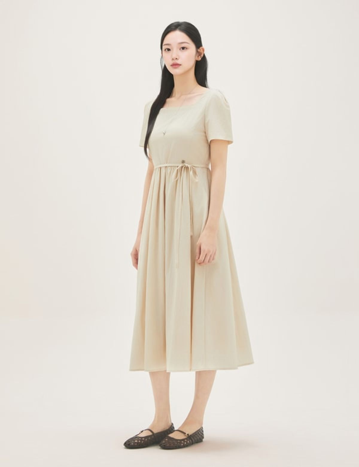 로엠(ROEM) 스퀘어넥 반팔 원피스 RMOWG26RT1