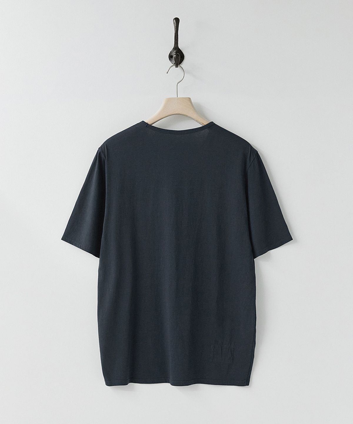 러프사이드(ROUGHSIDE) Scoop Neck T-Shirt Midnight
