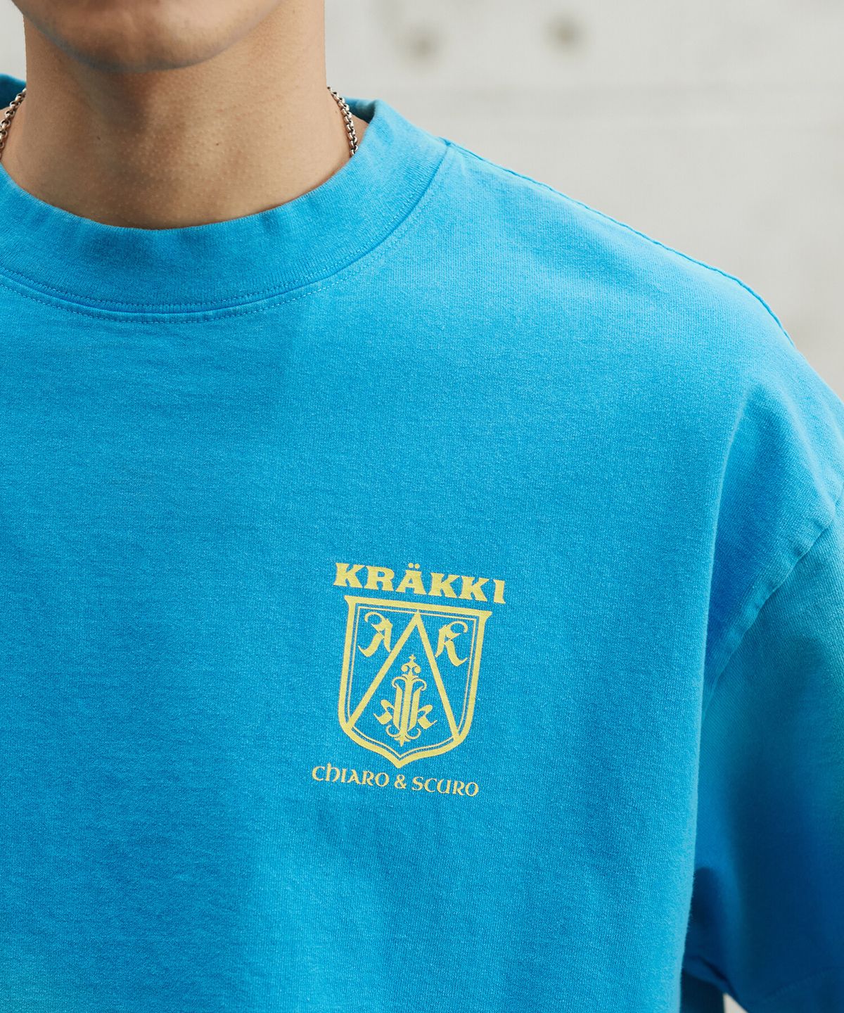 크래키(KRAKKI) [Unisex] flag Logo Tee_Blue [KR265PUT431]