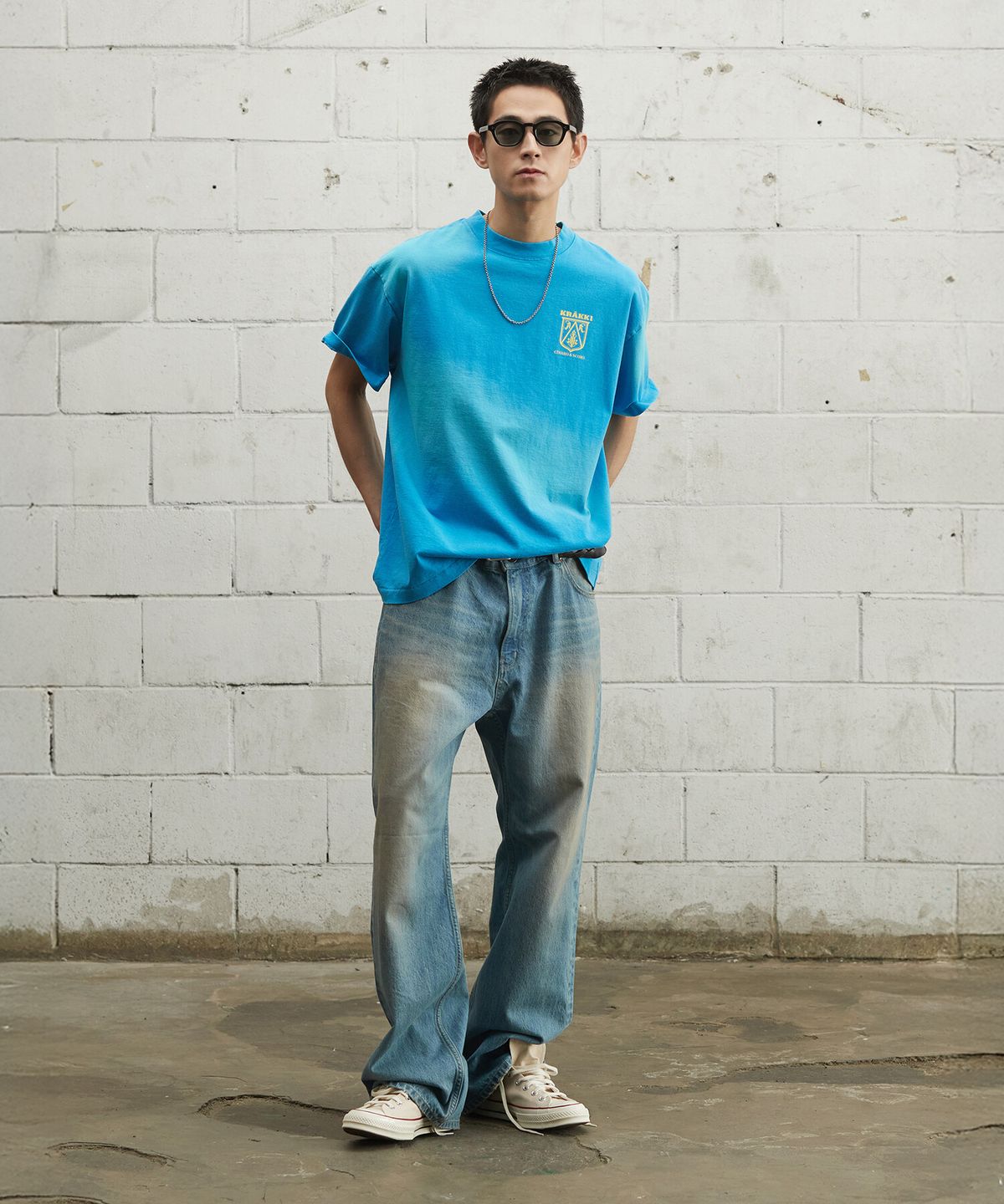 크래키(KRAKKI) [Unisex] flag Logo Tee_Blue [KR265PUT431]