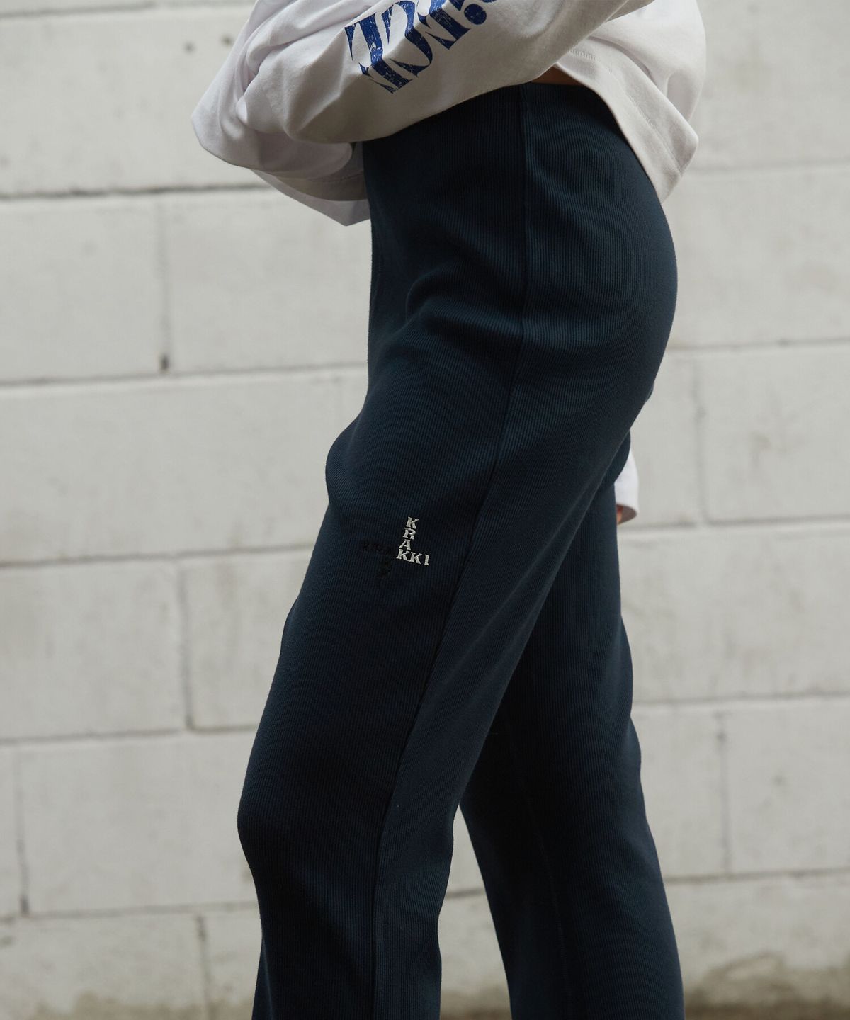 크래키(KRAKKI) [Women] Ribbed Training Pants_Navy [KR265PWP407]