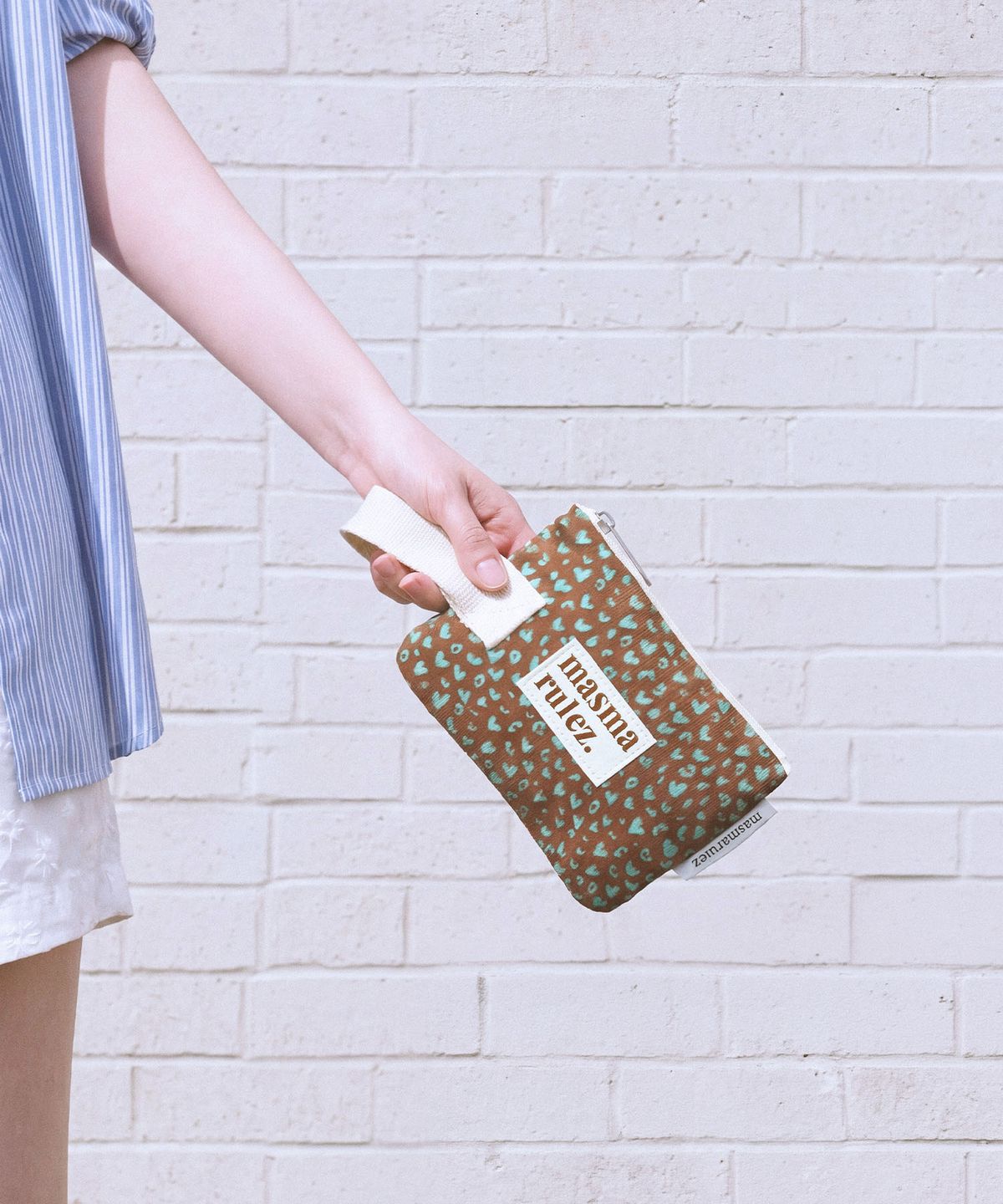 마스마룰즈(MASMARULEZ) Mini strap pouch_Heart leopard Brown