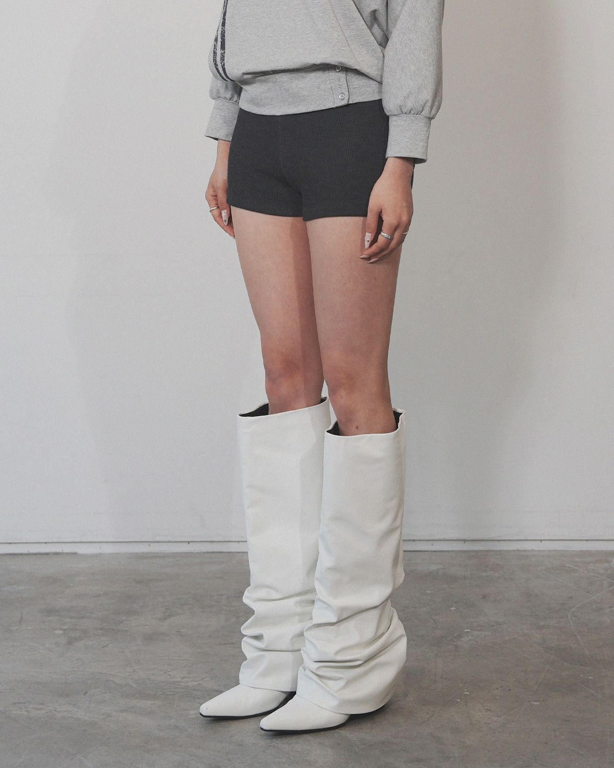 여린(YEORIN) Basic Loop Shorts (Charcoal)