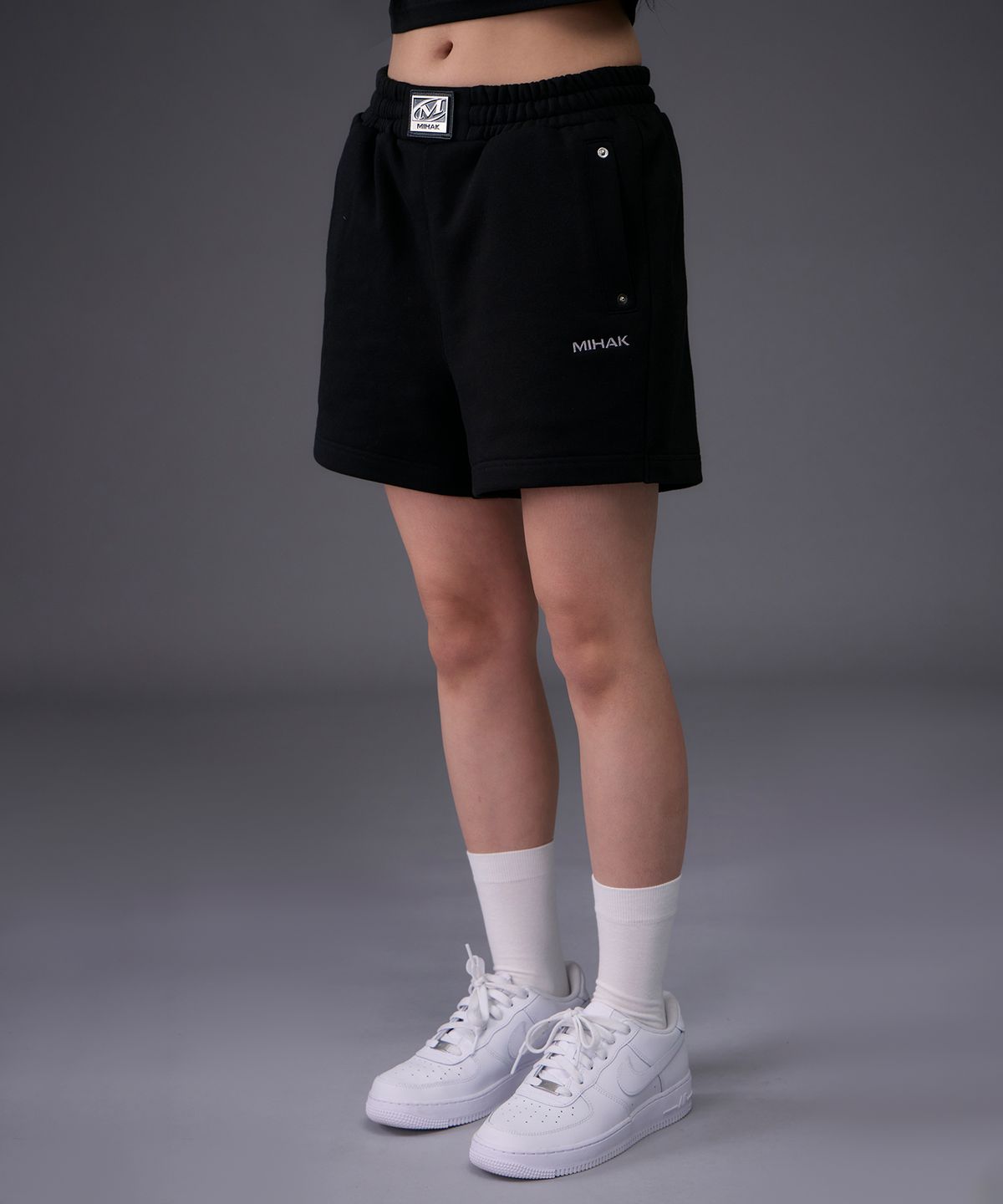 미학(MIHAK) 메탈 플레이트 우먼스 쇼츠 (BLACK)