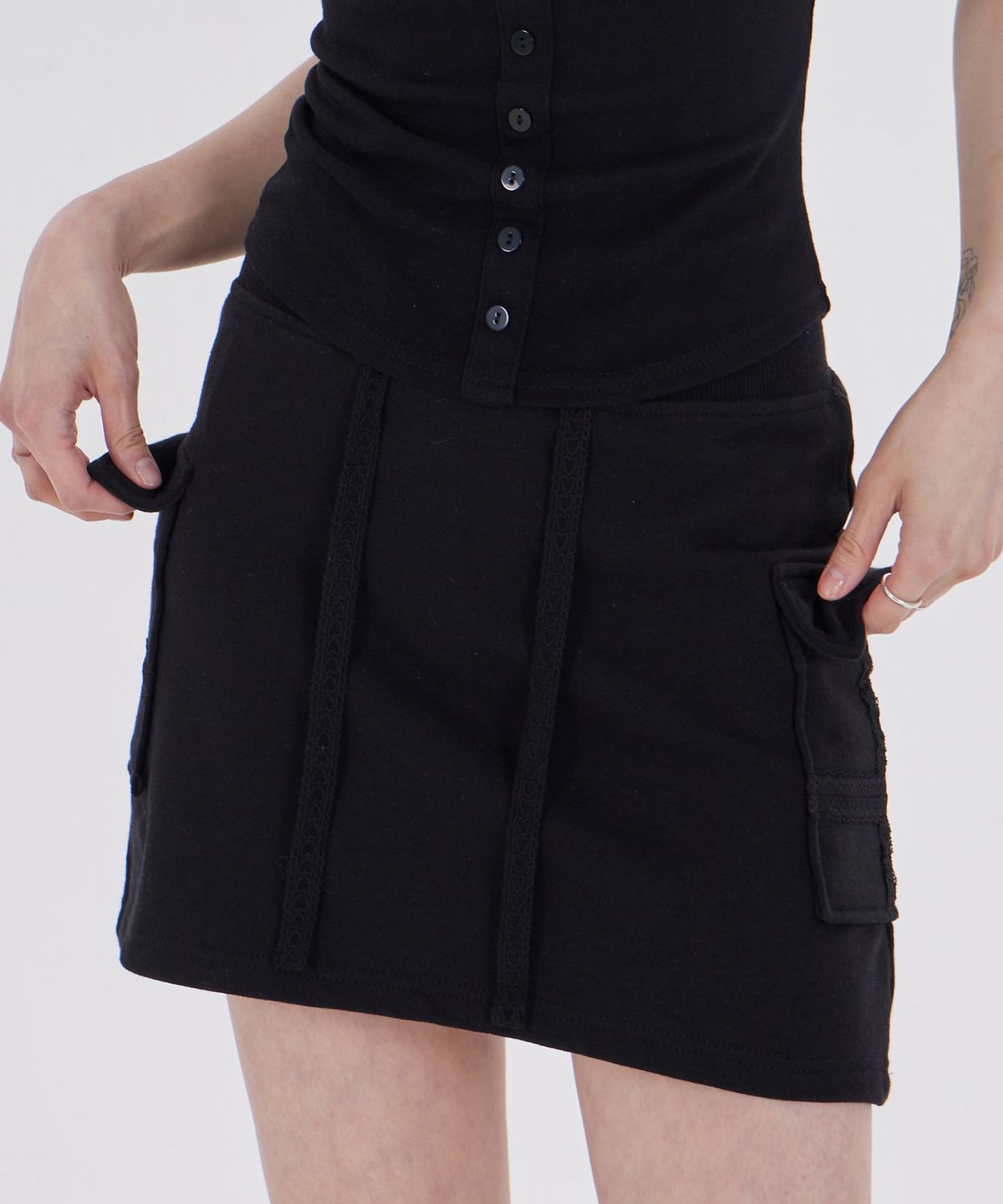 디스펑트(DYSFUNCT) BANDED POCKET MINI SKIRT(BLACK)