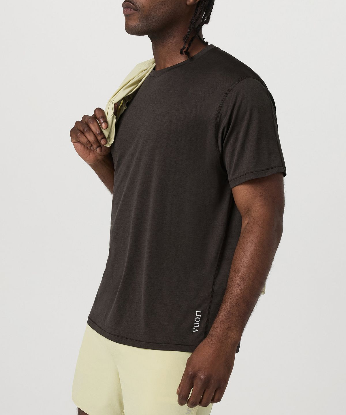 뷰오리(VUORI) [남성] 반팔 터레인 티_다크 브루넷 VR16121059
