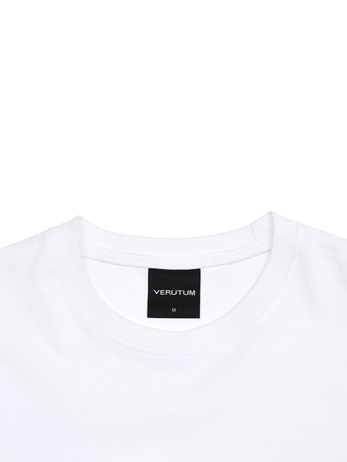 베루툼(VERUTUM) 베루툼 메탈릭 로고 반팔 티셔츠 화이트