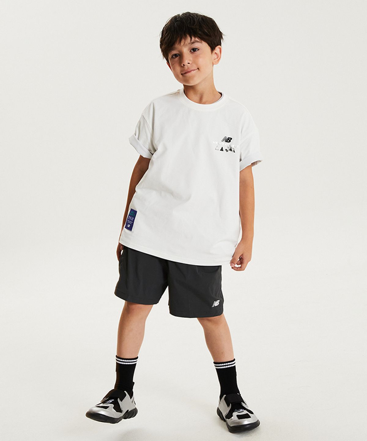 뉴발란스 키즈(NEWBALANCEKIDS) ALL PLAY_아동 쿨터치 반팔티+우븐 스트레치 팬츠 셋업 NK9YG2504U60