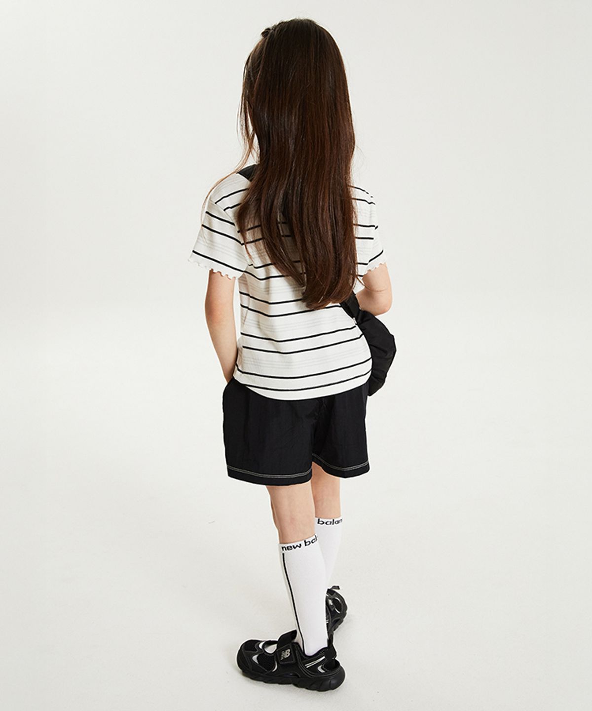뉴발란스 키즈(NEWBALANCEKIDS) NBgC Cherry Blossom_아동 골지 스트라이프 티셔츠+샤이니 우븐 반바지 셋업 NK9YG2771G39