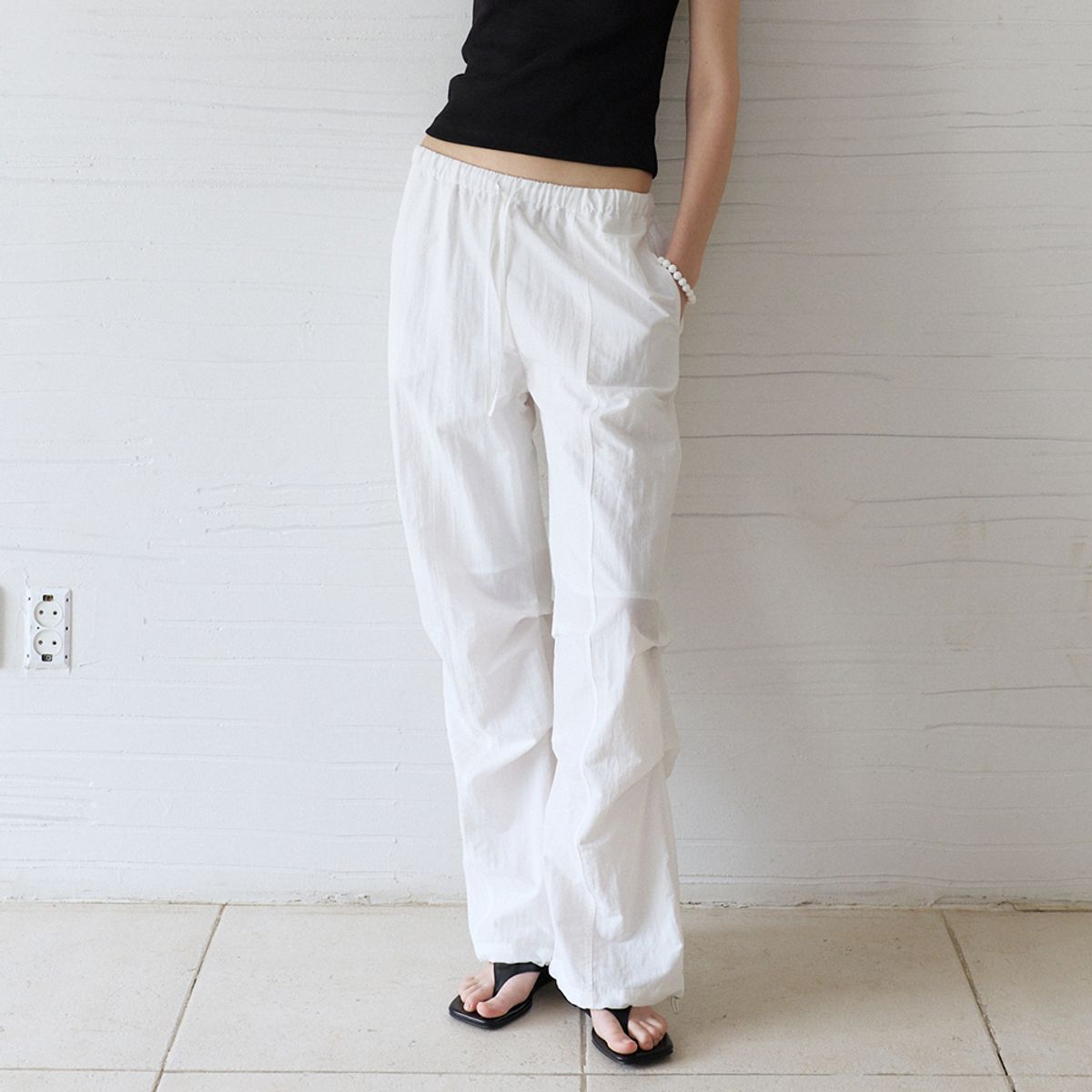 노우드(NOEUD) Volume Tuck Pants (Ivory)