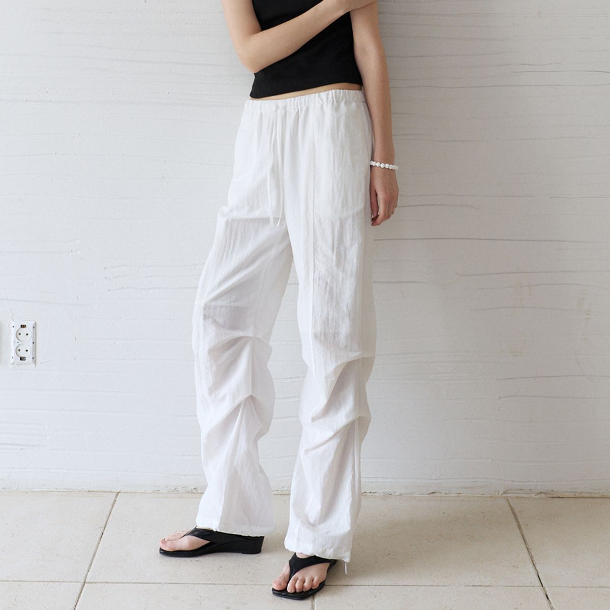 노우드(NOEUD) Volume Tuck Pants (Ivory)