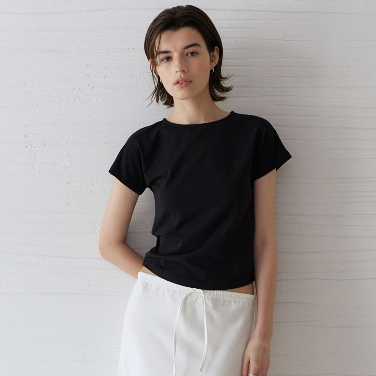 노우드(NOEUD) Seamless-Line Tee (Black)