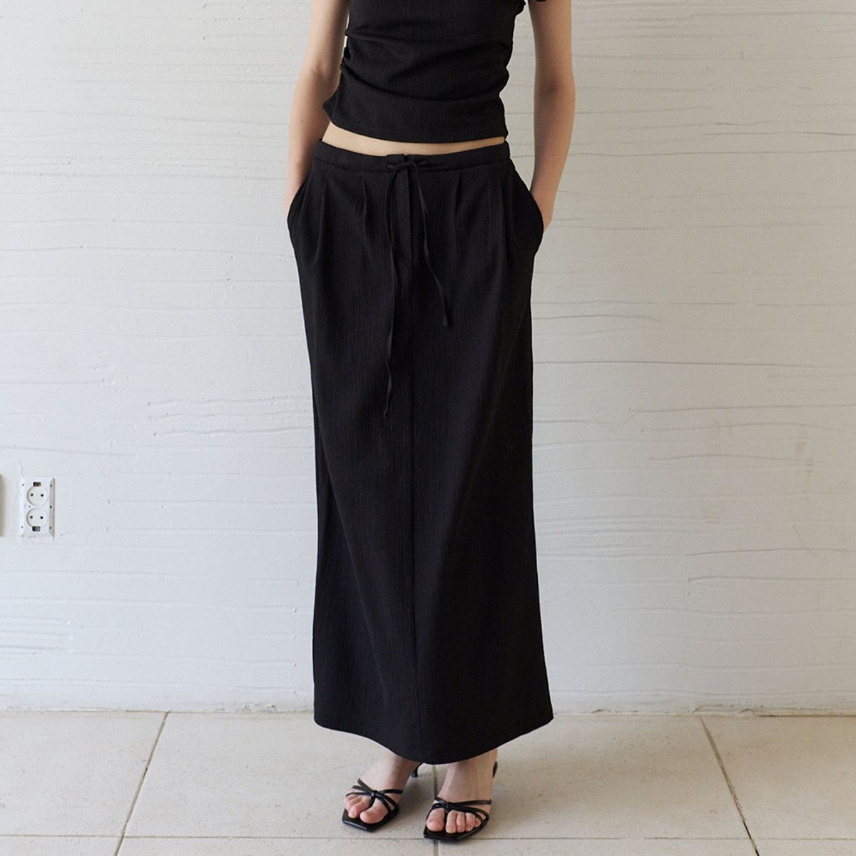 노우드(NOEUD) Fluid Wrinkle Skirt (Black)