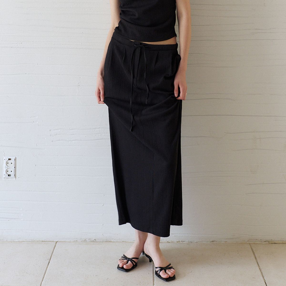 노우드(NOEUD) Fluid Wrinkle Skirt (Black)