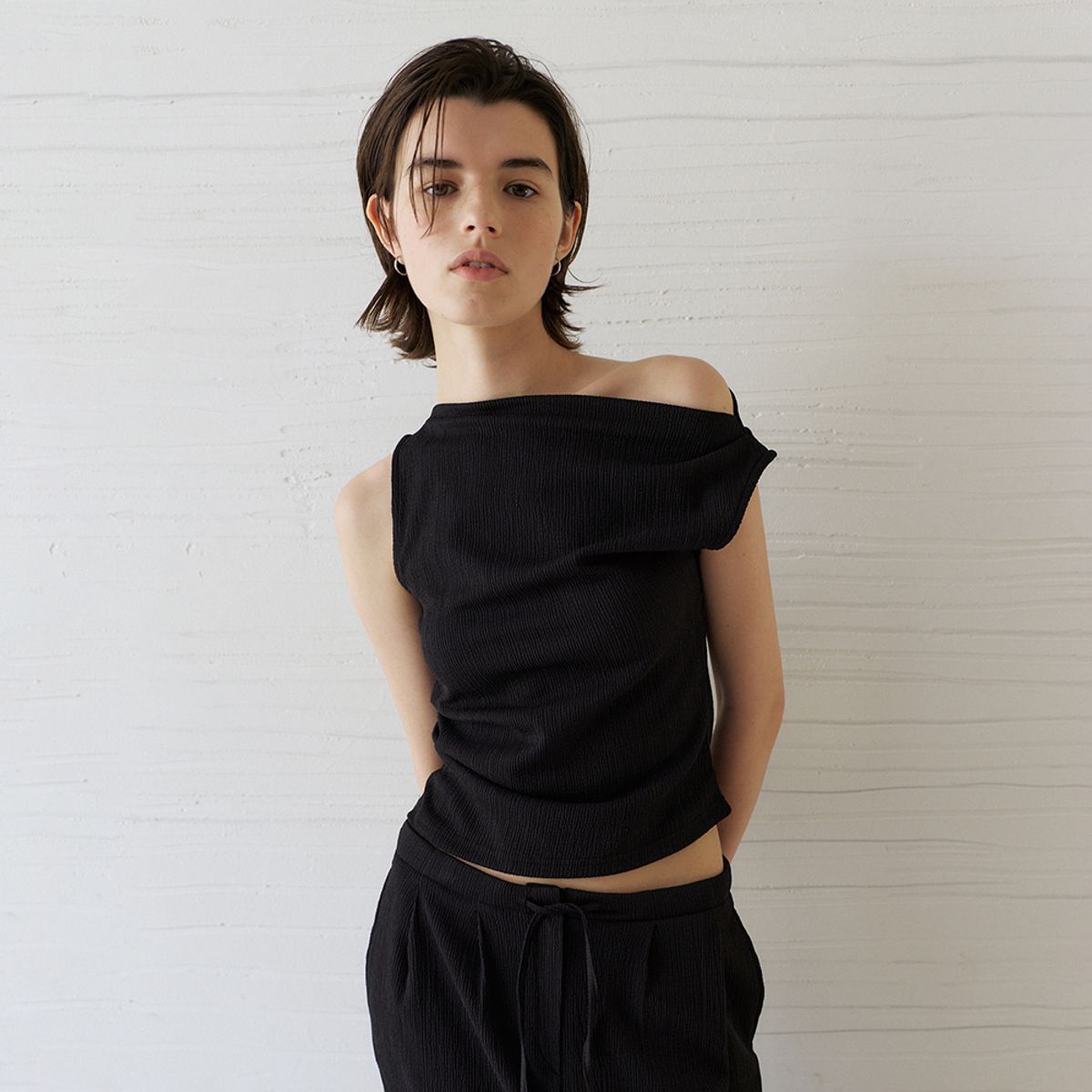 노우드(NOEUD) Fluid Wrinkle Blouse (Black)