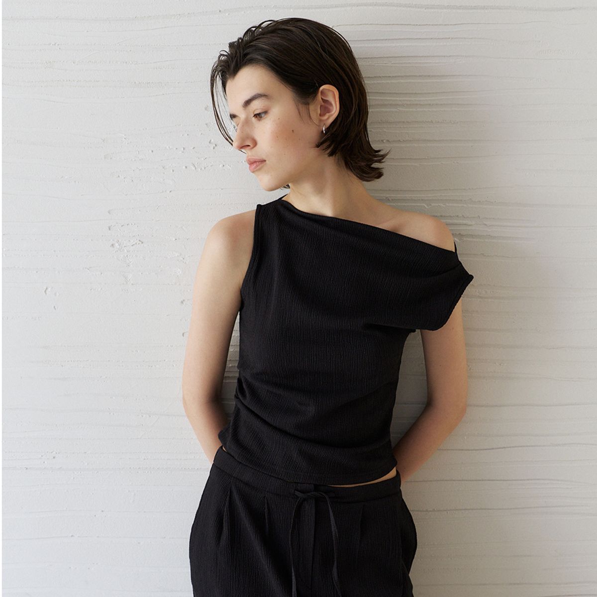 노우드(NOEUD) Fluid Wrinkle Blouse (Black)