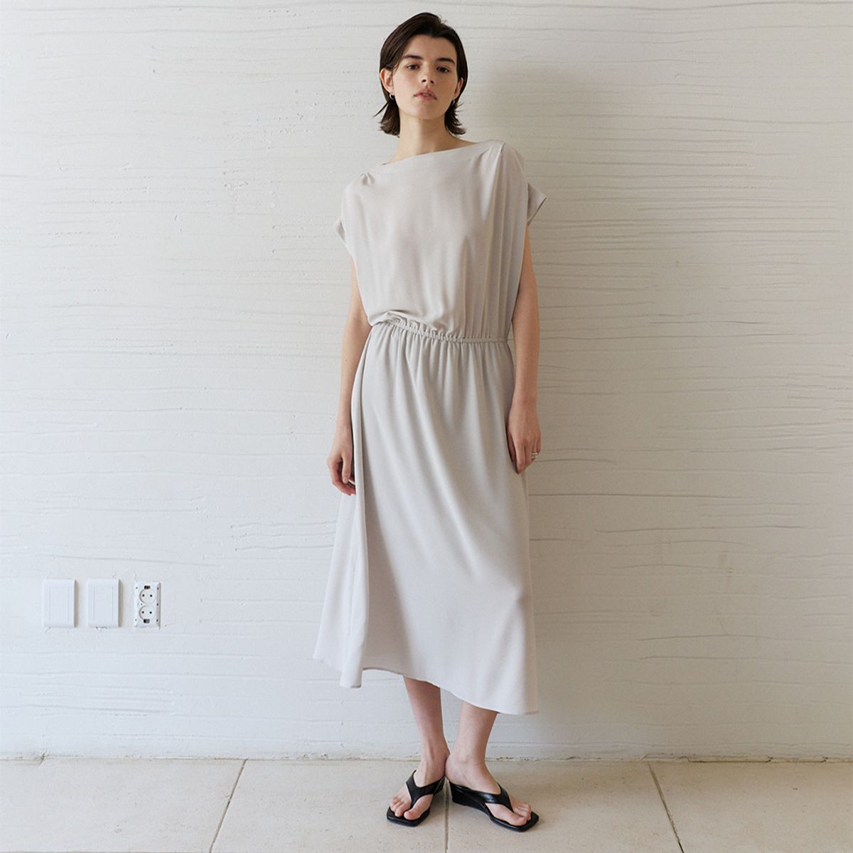 노우드(NOEUD) Gathered Waist Dress (Light Gray)