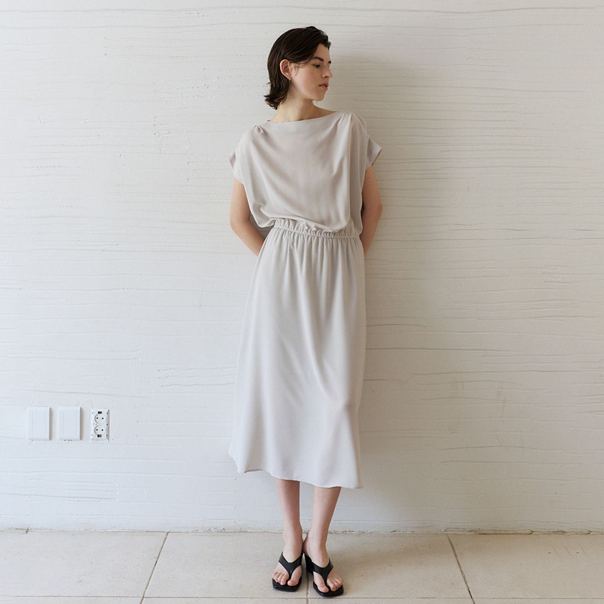노우드(NOEUD) Gathered Waist Dress (Light Gray)