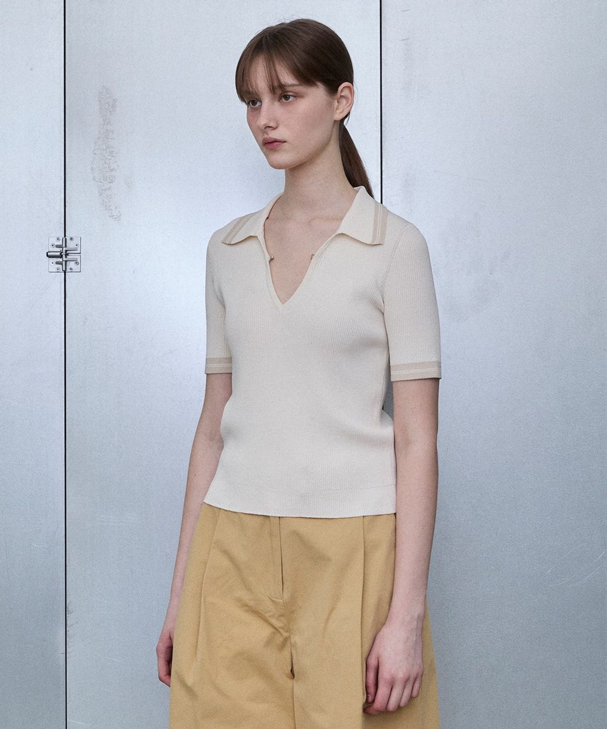 디에토(DEETO) Hook Detail Collar Knit Pullover [IVORY]