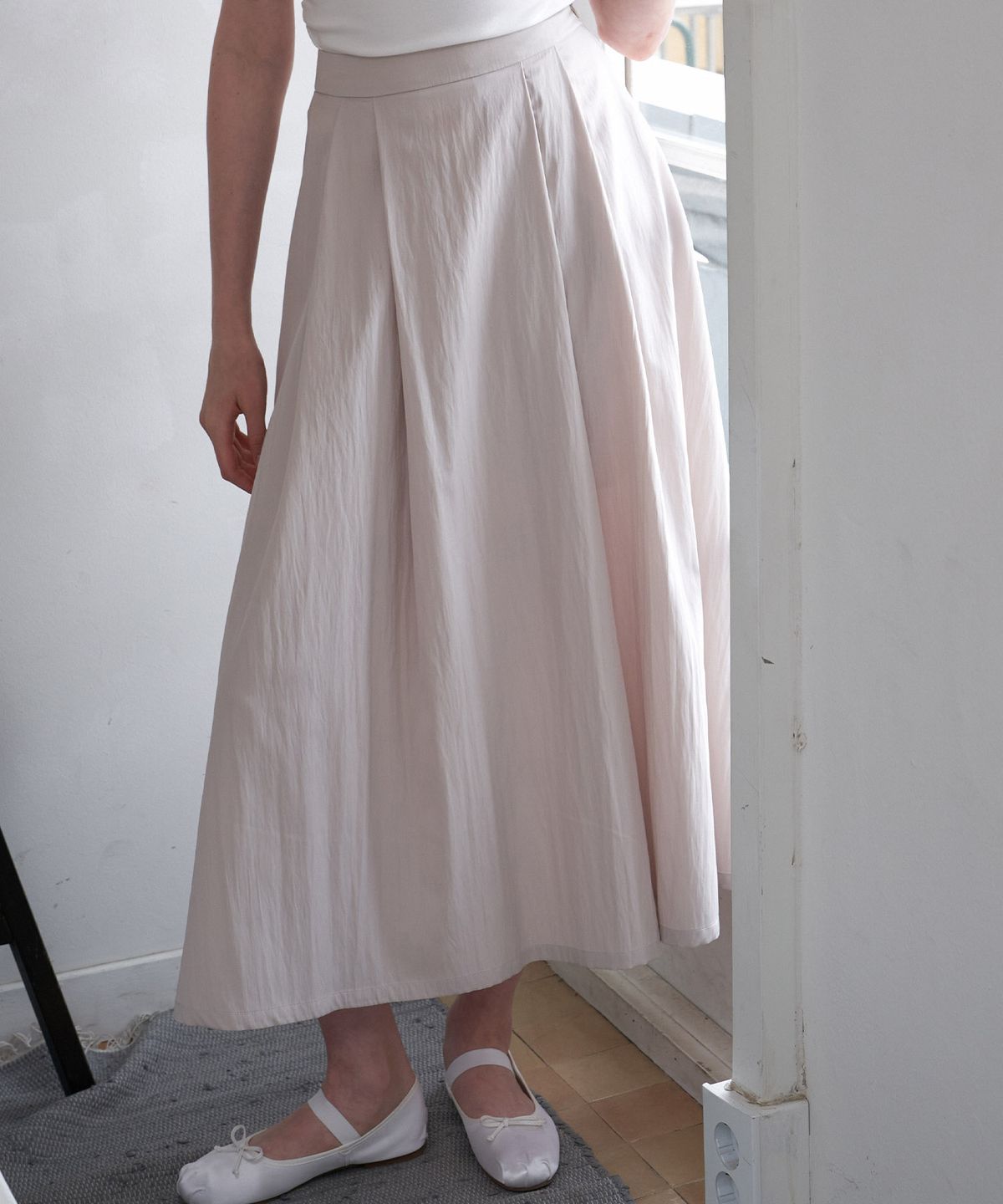 플로브(FLOVE) HALF FLARE SKIRT_BE