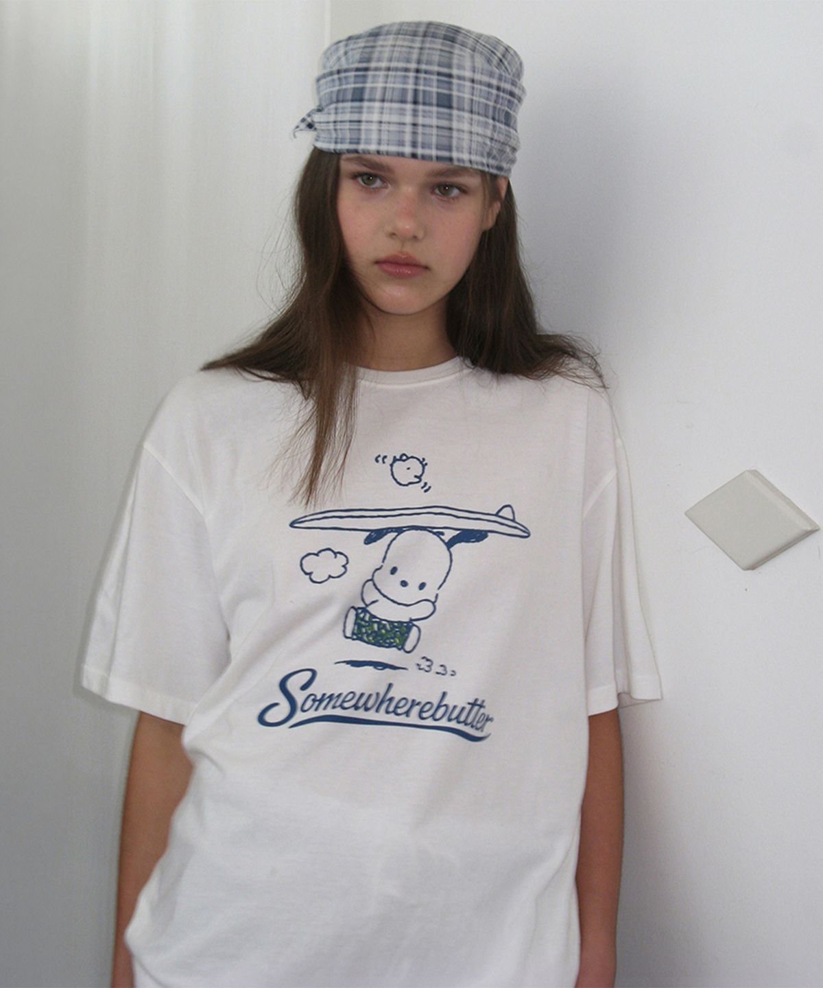 썸웨어버터(SOMEWHEREBUTTER) Summer Pochacco Over-Fit Top - Ivory