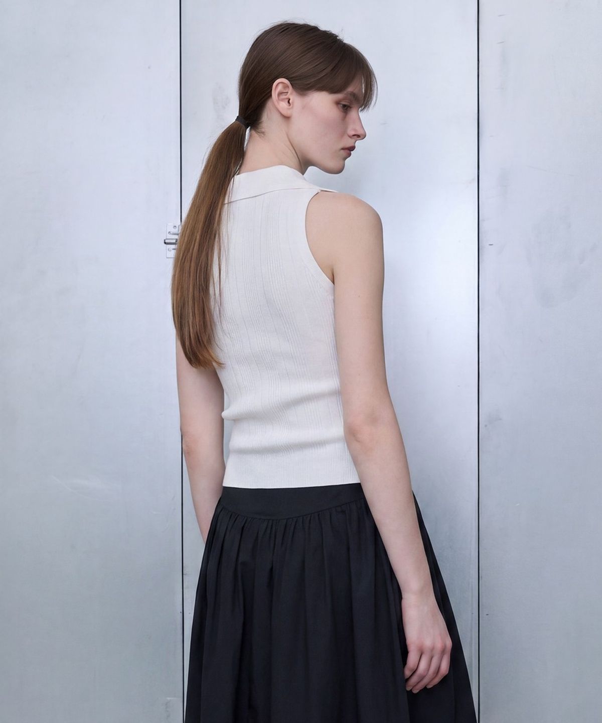 디에토(DEETO) Collared Ribbed Sleeveless Top [IVORY]
