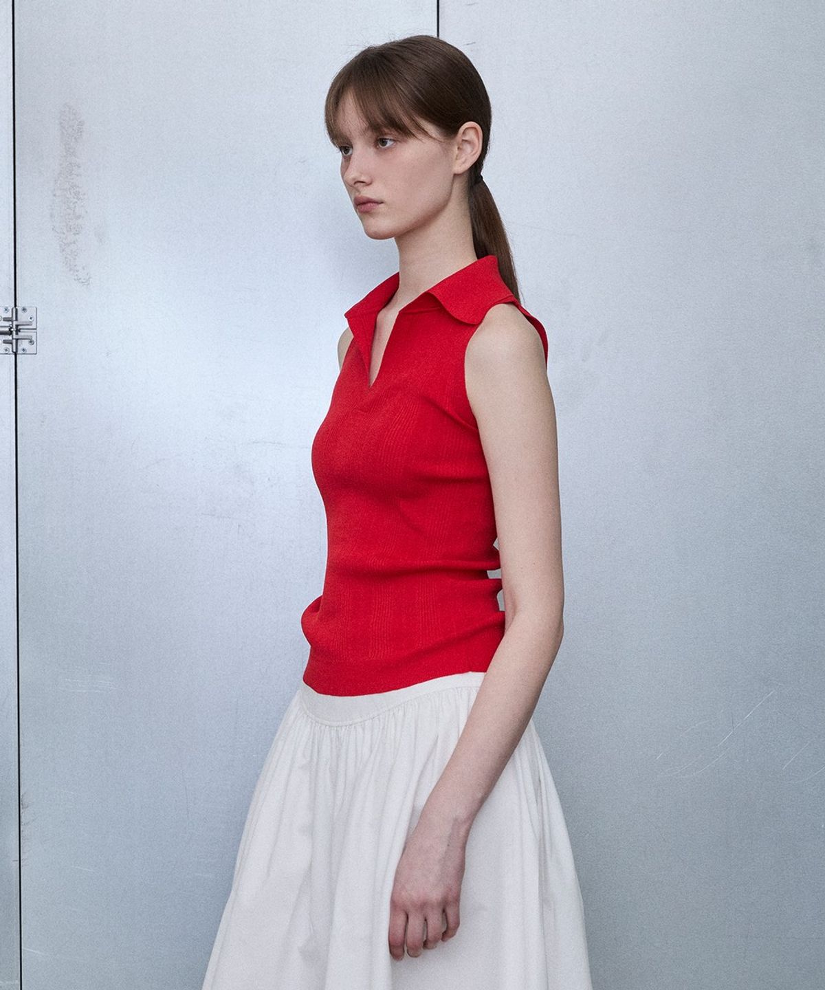 디에토(DEETO) Collared Ribbed Sleeveless Top [RED]