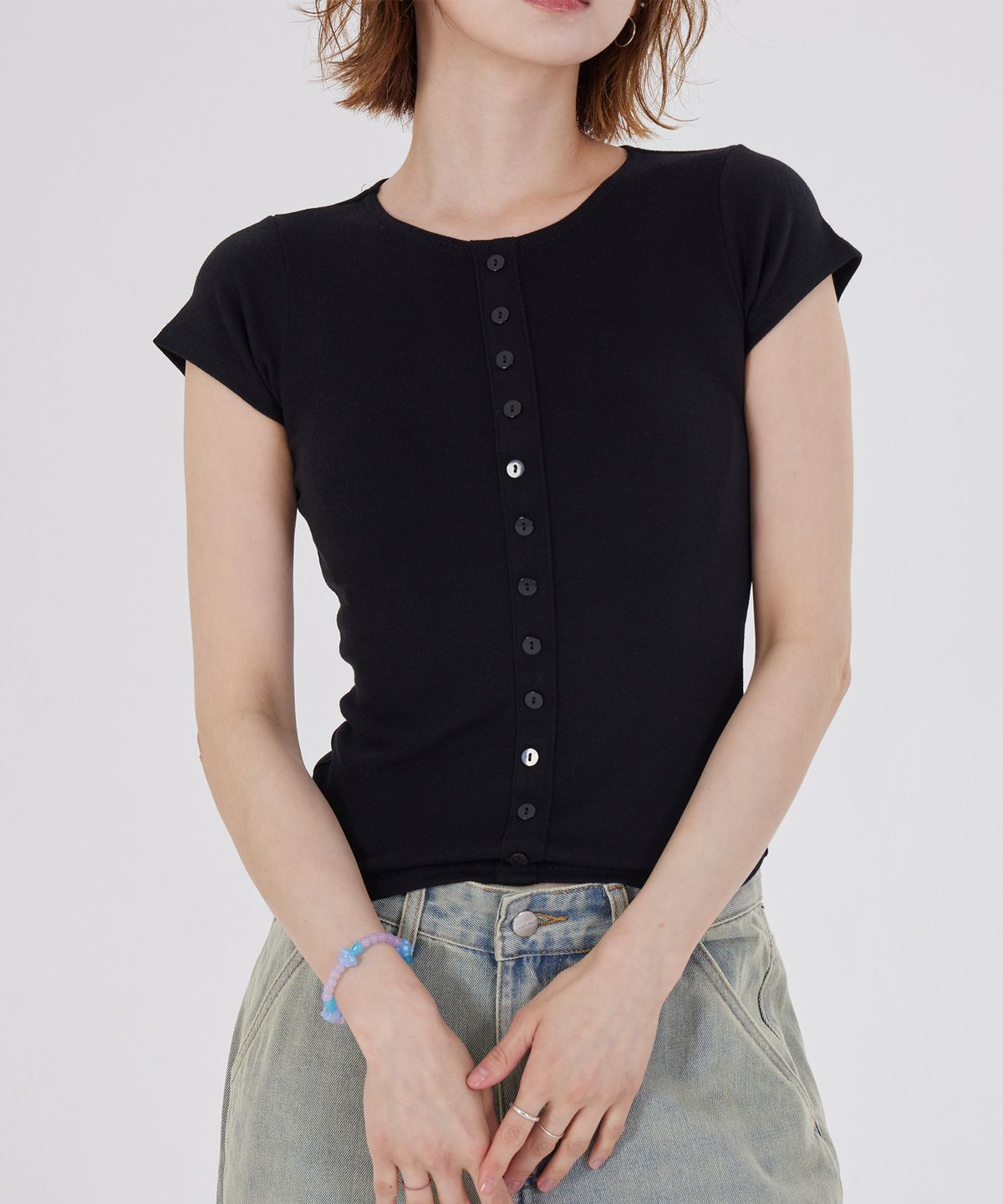 디스펑트(DYSFUNCT) BUTTON DETAIL CAP SLEEVES TOP(BLACK)