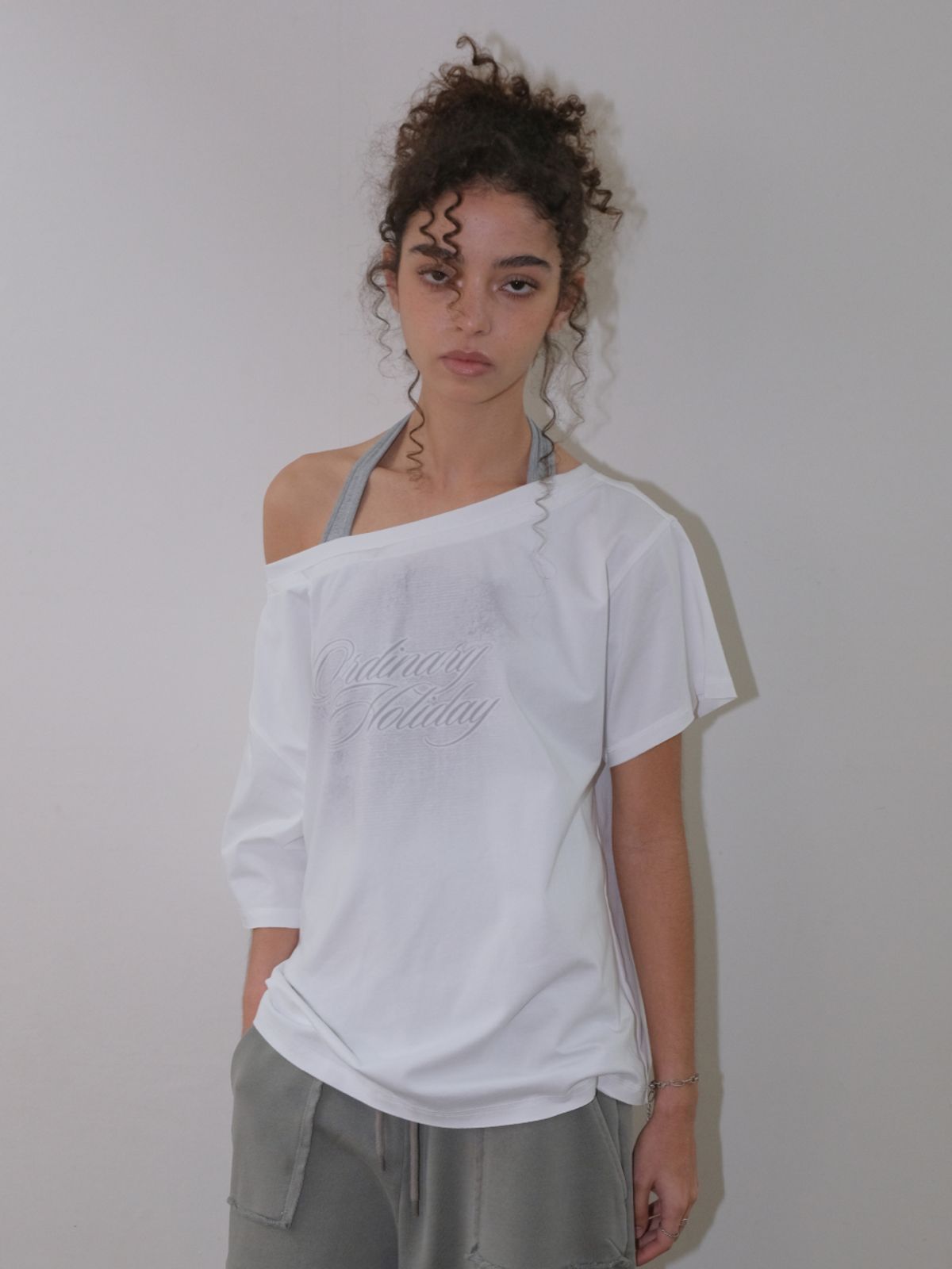 오디너리 홀리데이(ORDINARY HOLIDAY) OFF SHOULDER T-SHIRT SET [WHITE]