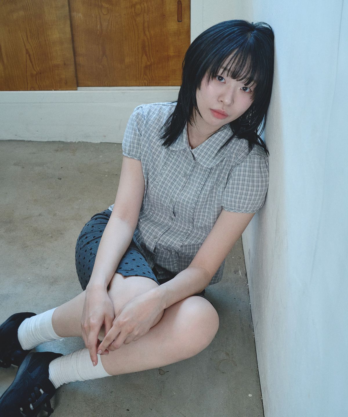 미헤브(MIHEV) 체크 퍼프 반팔 블라우스 그레이