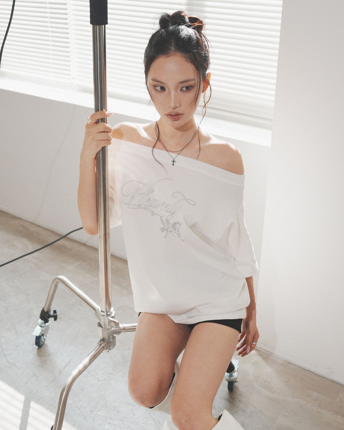 여린(YEORIN) Heavenly Loose T-Shirts (White)