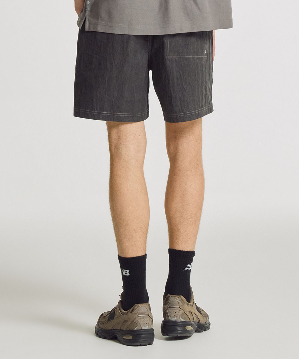 뉴발란스(NEW BALANCE) NBNVGCA013 / UNI 썬키스트 4.5부 쇼츠 (CHARCOAL)