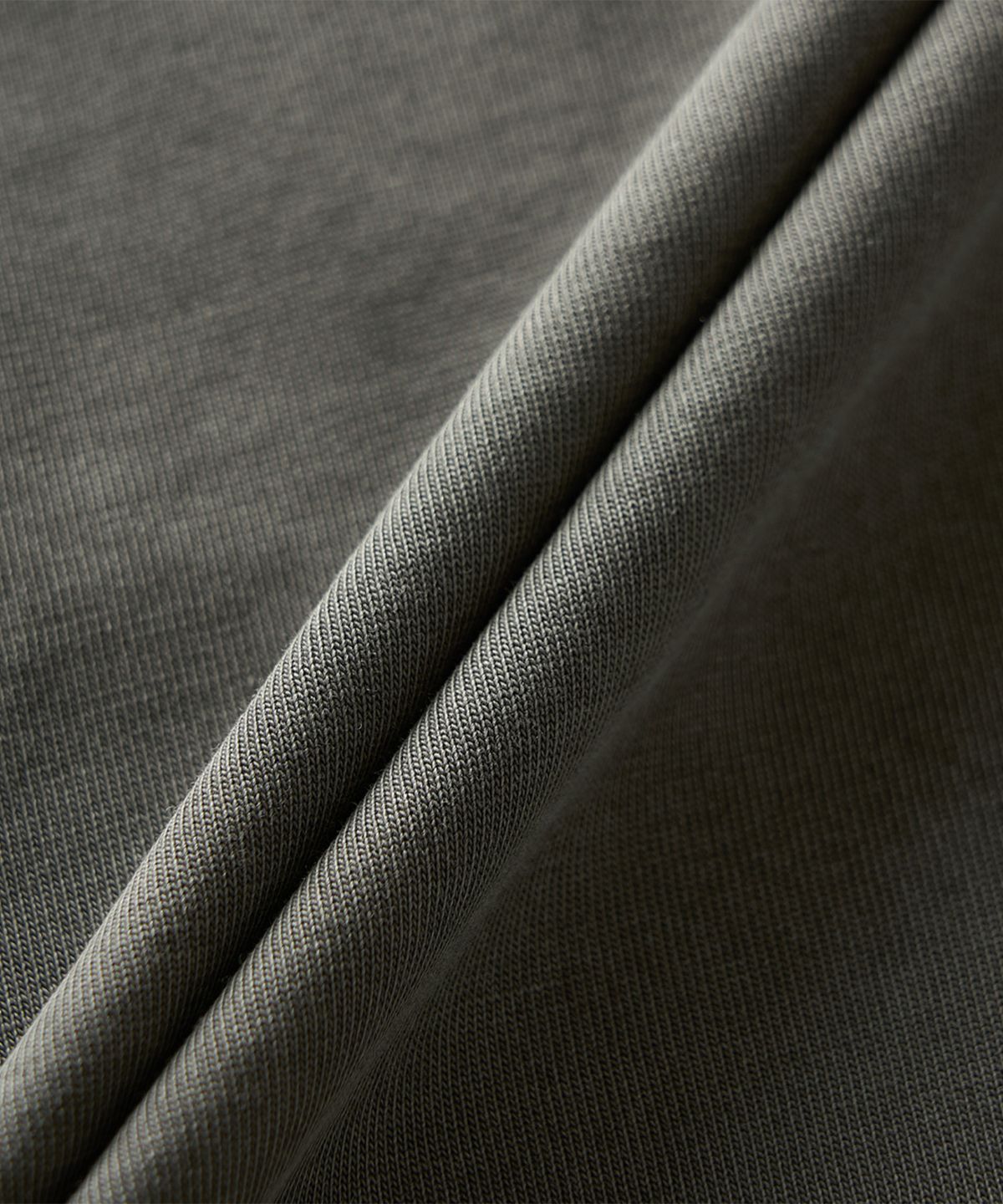 뉴발란스(NEW BALANCE) NBNEGCA013 / UNI 선 키스드 그래픽 반팔티 (D/CHARCOAL)