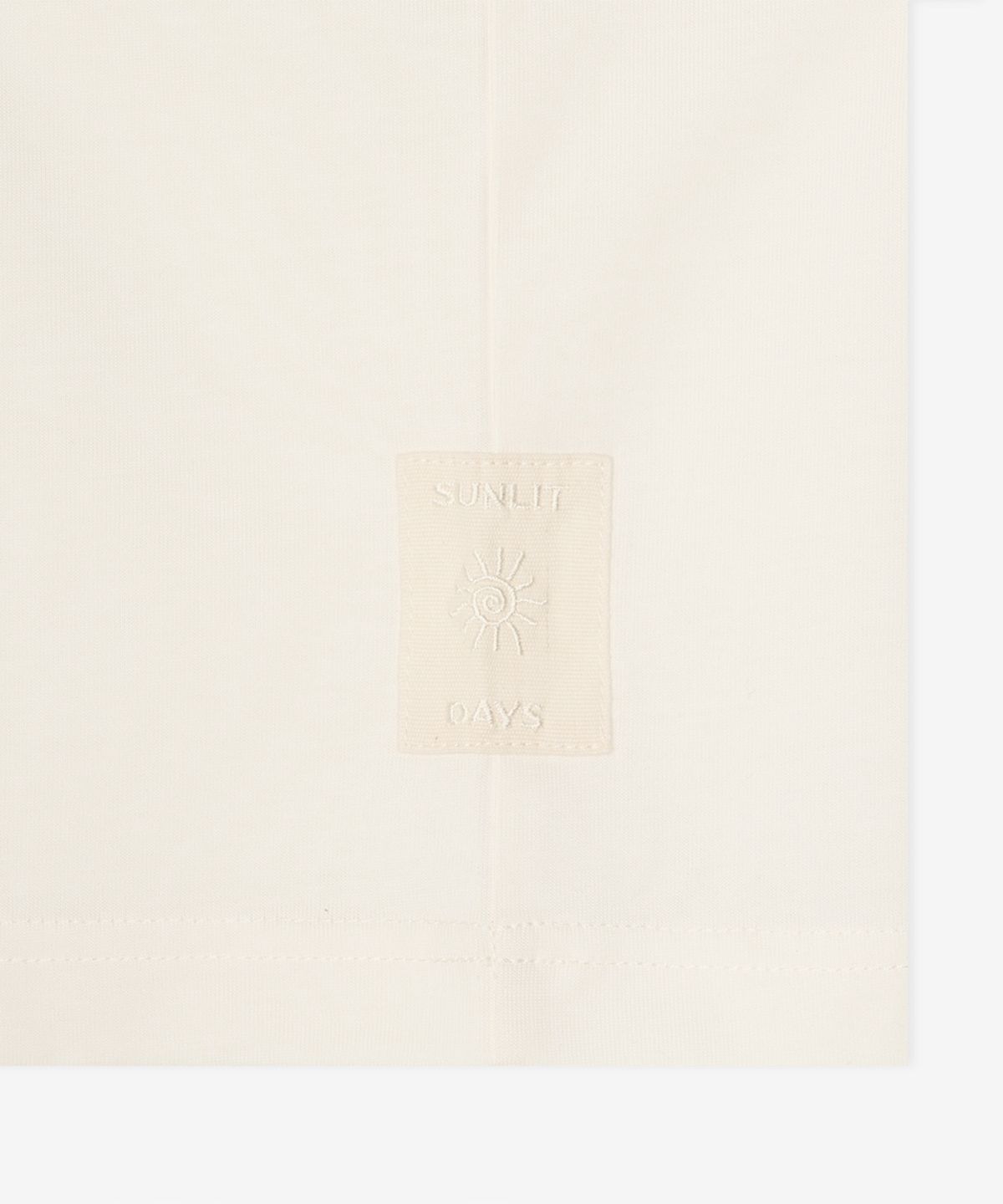 뉴발란스(NEW BALANCE) NBNEGCA013 / UNI 선 키스드 그래픽 반팔티 (CREAM)