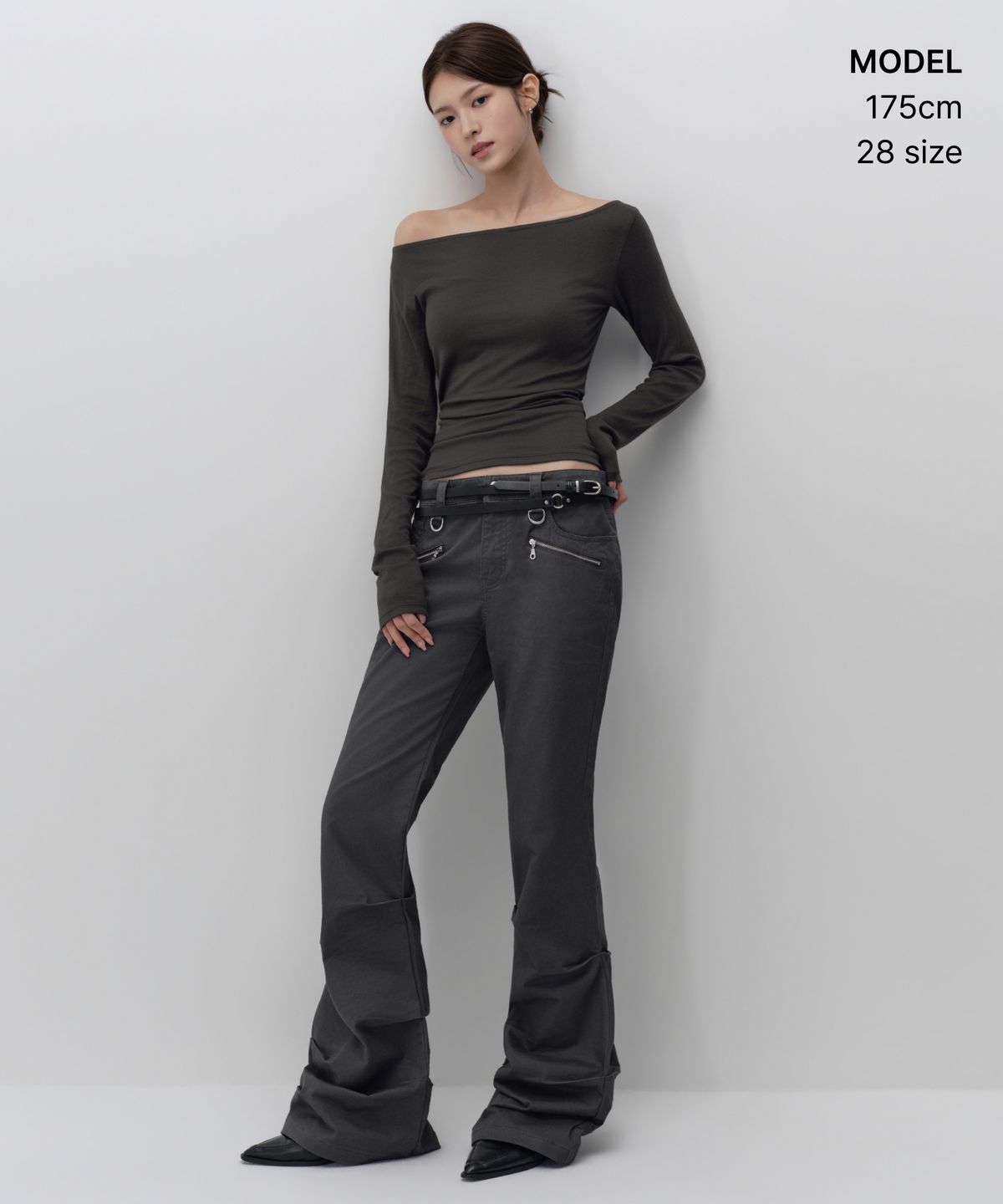 무신사 스탠다드 우먼(MUSINSA STANDARD WOMAN) [언바운드 걸] 우먼즈 플레어 팬츠 [다크 그레이]