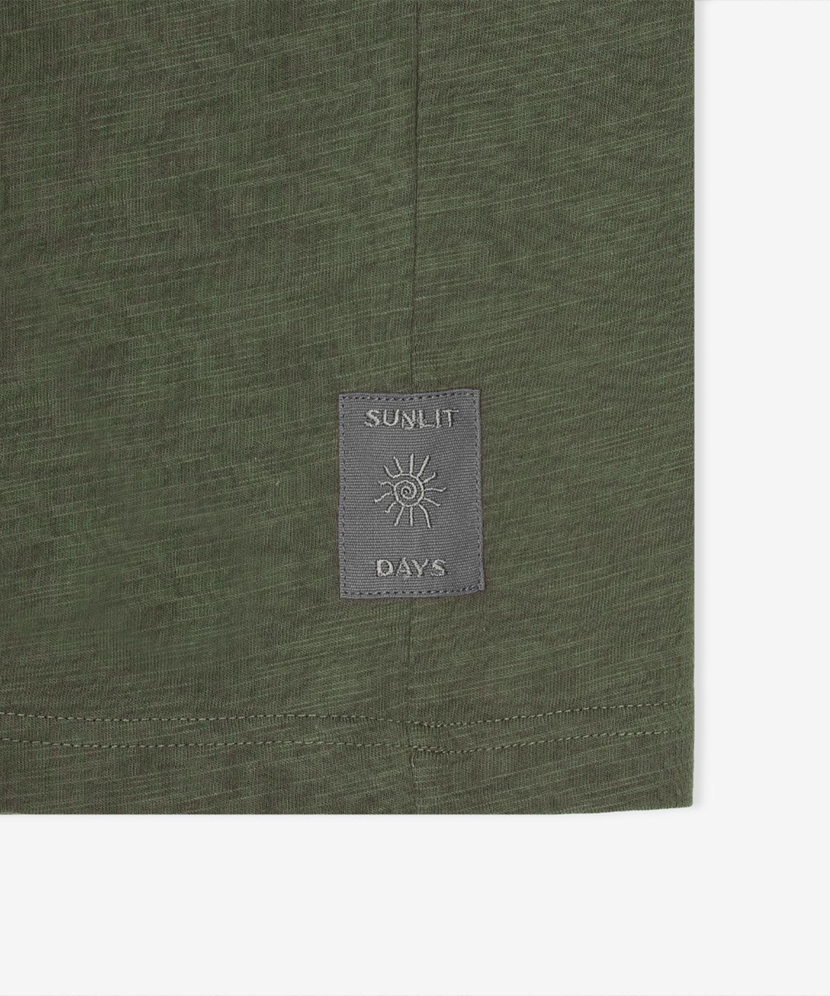 뉴발란스(NEW BALANCE) NBNEGCA033 / UNI 선 키스드 슬럽 반팔티 (KHAKI)
