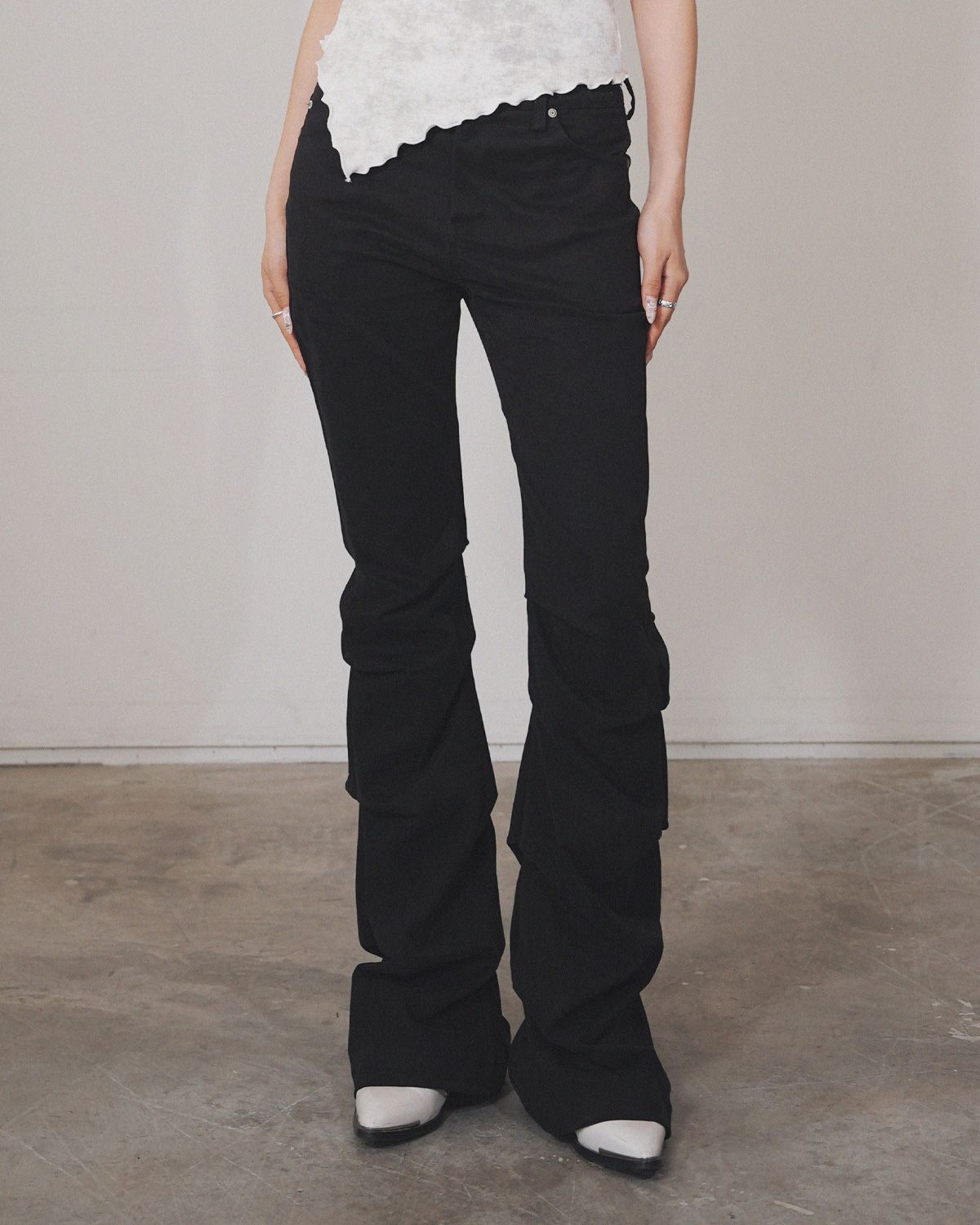 여린(YEORIN) Low Rise Multi Tuck Pants (Black)