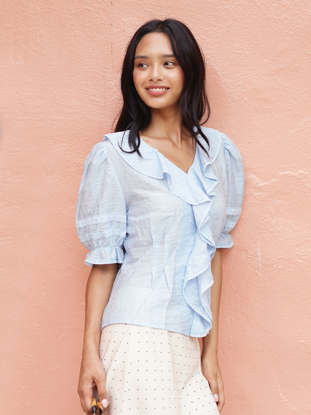 랭앤루(LANGNLU) ELEELE Ruffle Blouse(엘릴)_LIGHT BLUE