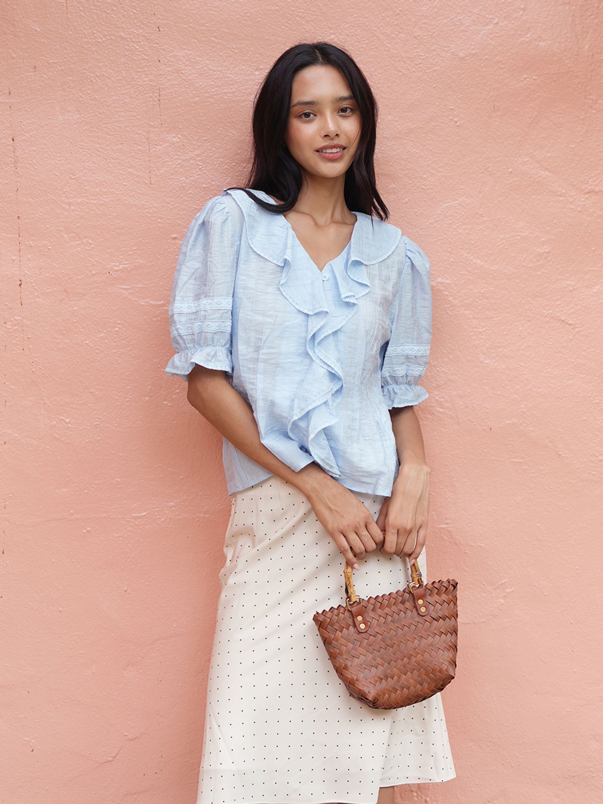 랭앤루(LANGNLU) ELEELE Ruffle Blouse(엘릴)_LIGHT BLUE