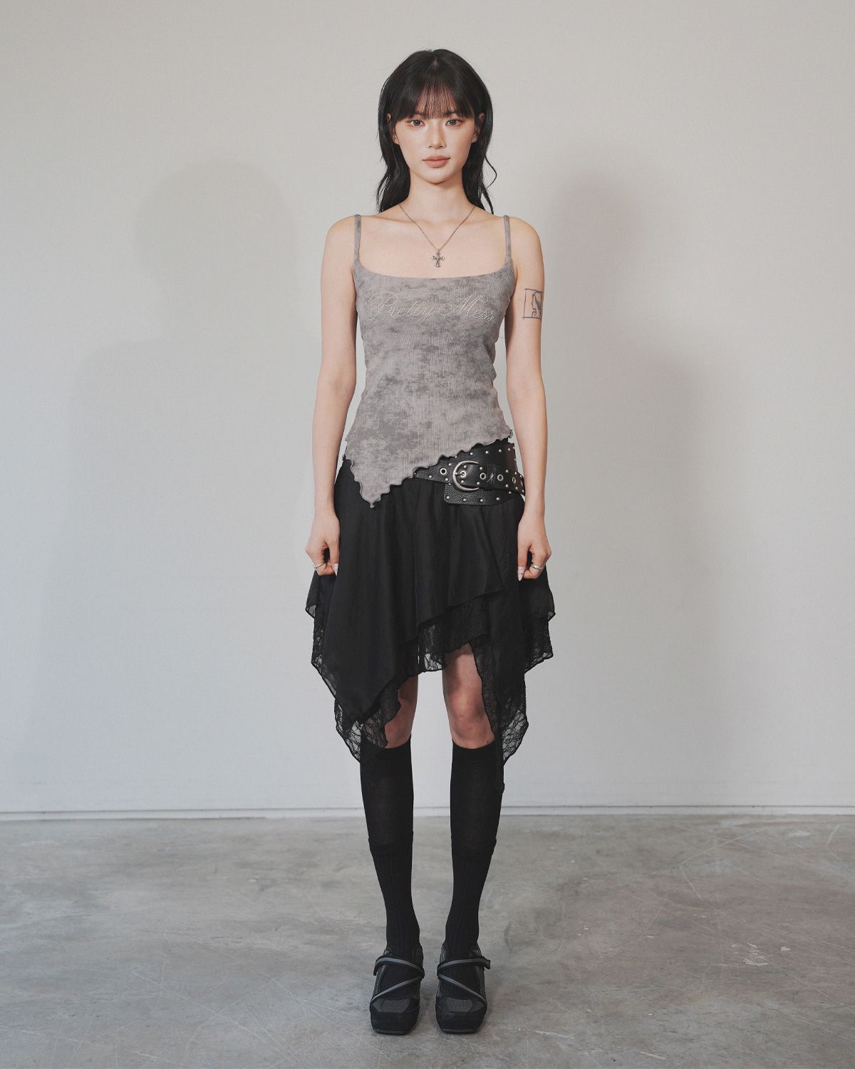 여린(YEORIN) Pretty Mess Tank (Grey)