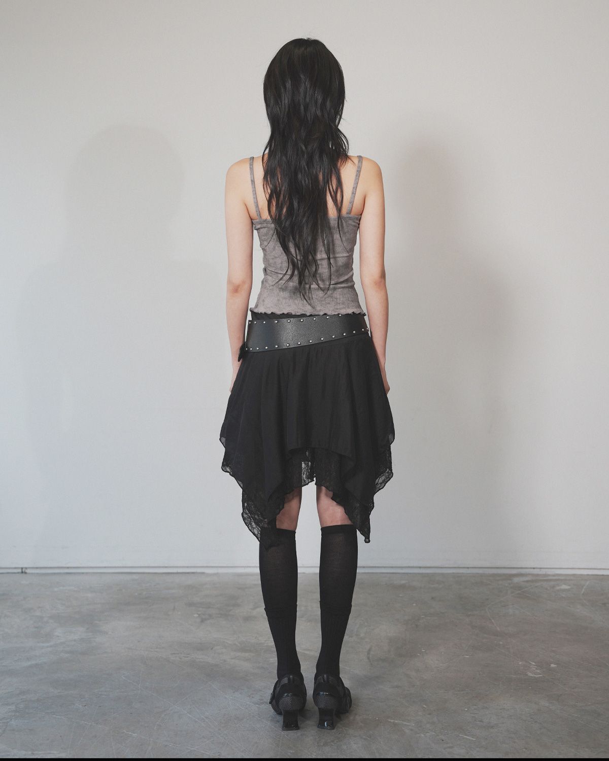 여린(YEORIN) Pretty Mess Tank (Grey)