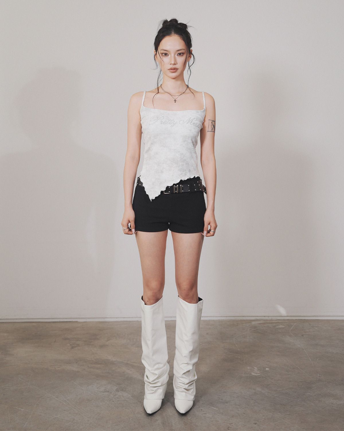 여린(YEORIN) Pretty Mess Tank (White)