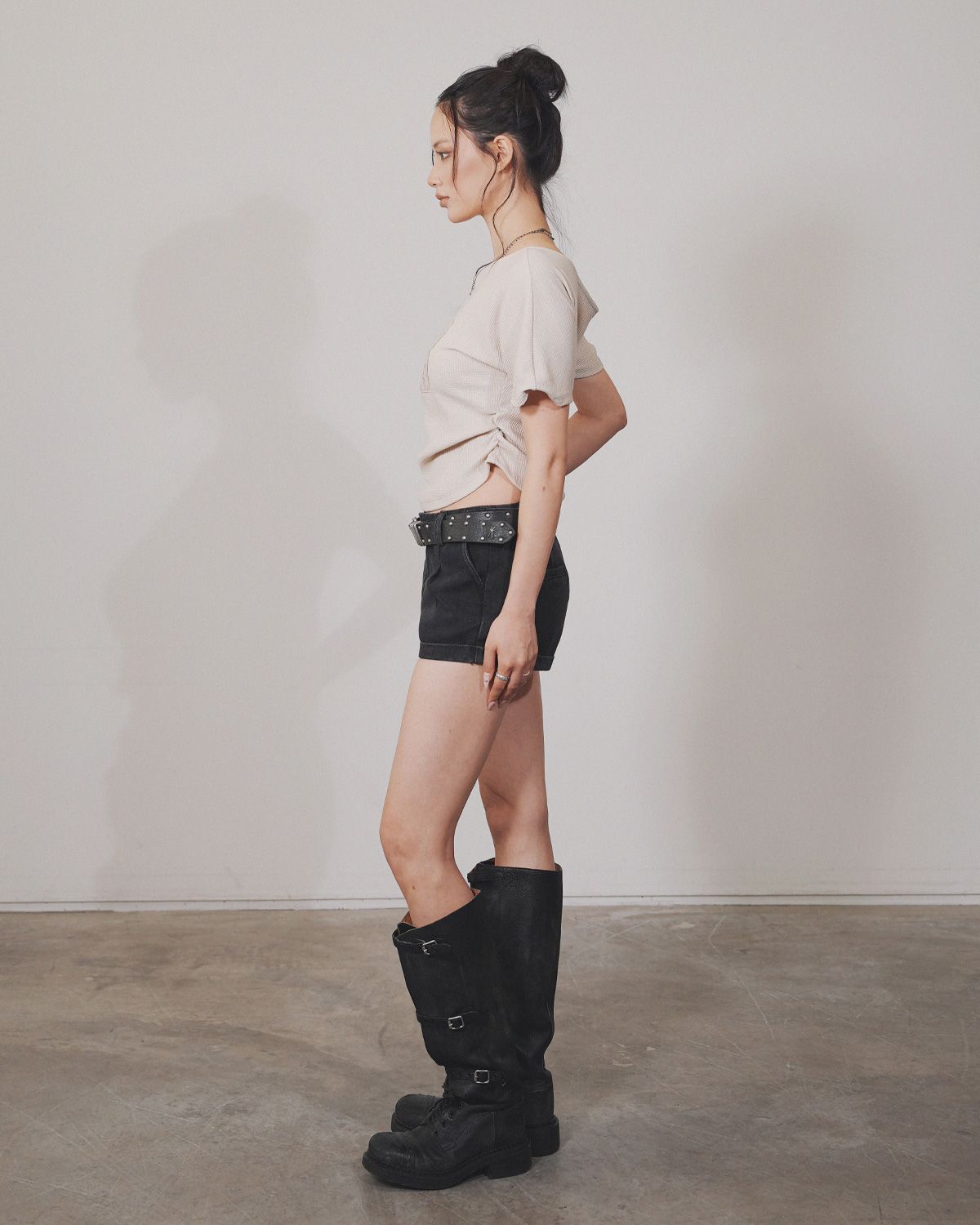 여린(YEORIN) R. Cuff Shorts (Black)