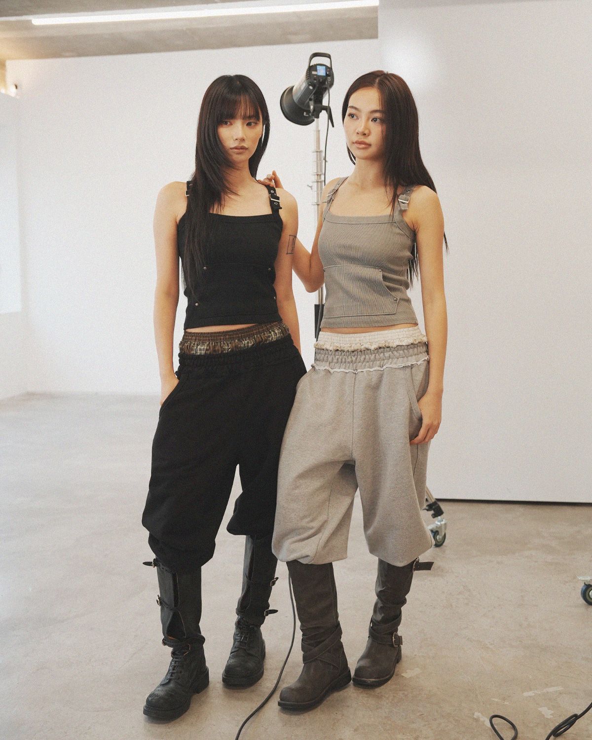 여린(YEORIN) Strap Pocket Tank (Black)